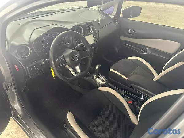 carros - vendo este precioso Nissan note 2018 super economico el ful camara 36 con sensor 5
