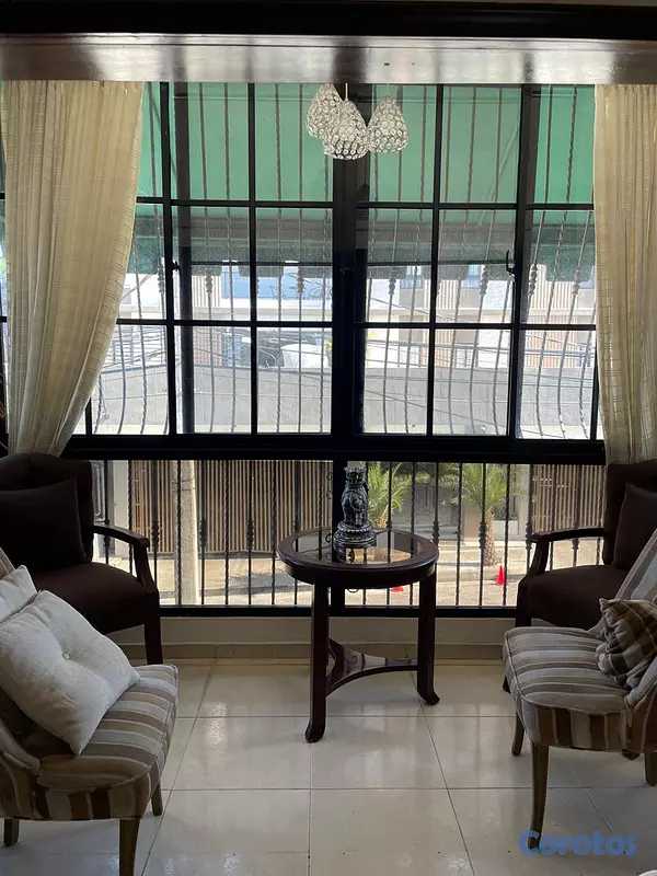 apartamentos - Vendo Excelente Apartamento de Dos Niveles en Arro 8