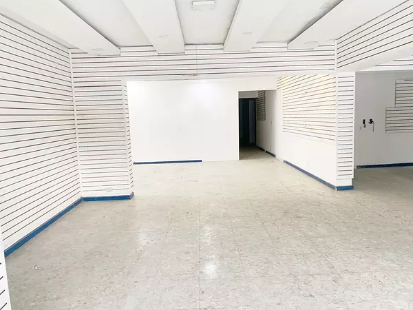 oficinas y locales comerciales - Local céntrico primer nivel 5