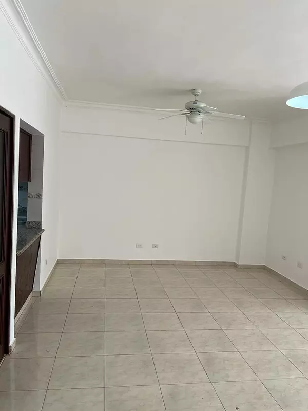 apartamentos - Vendo en Piantini
Apartamento en 2do nivel 
 5