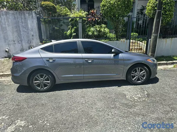 carros - Hyundai Elantra SEL 2.0 gasolina
 2