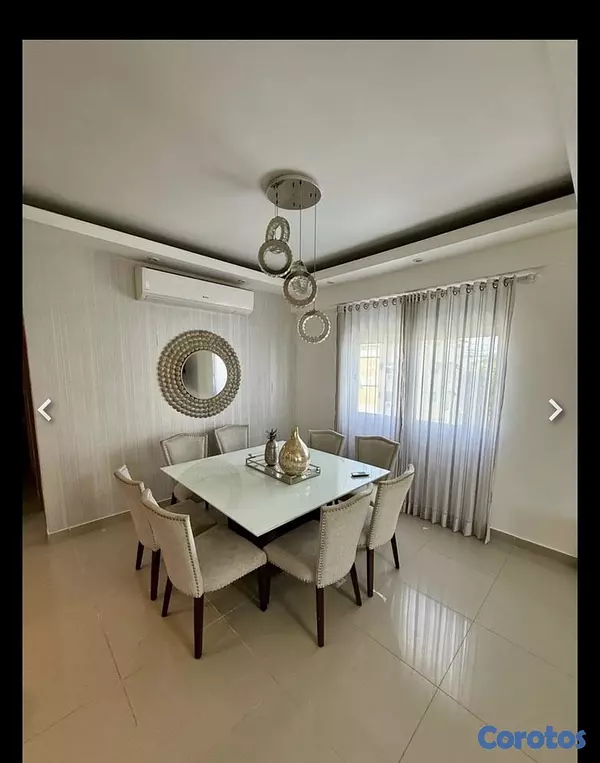 apartamentos - APARTAMENTO AMUEBLADO 
US$ 2,300 3 Habitaciones exclusivo sector de La Julia. 3