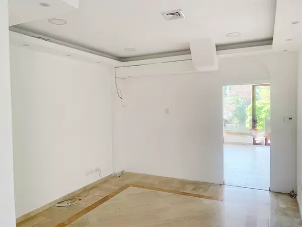 oficinas y locales comerciales - Local en bella vista céntrico  5