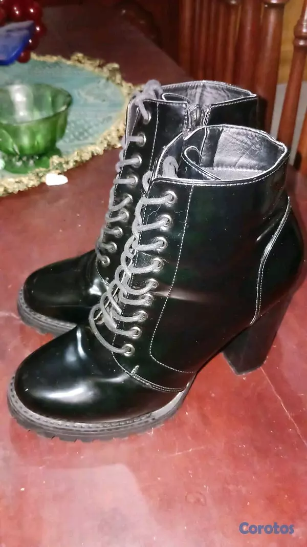 zapatos para mujer - Botas de charol Forever 21 talla 10  2