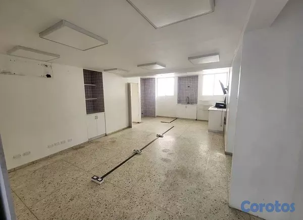 oficinas y locales comerciales - CASA COMERCIAL 4