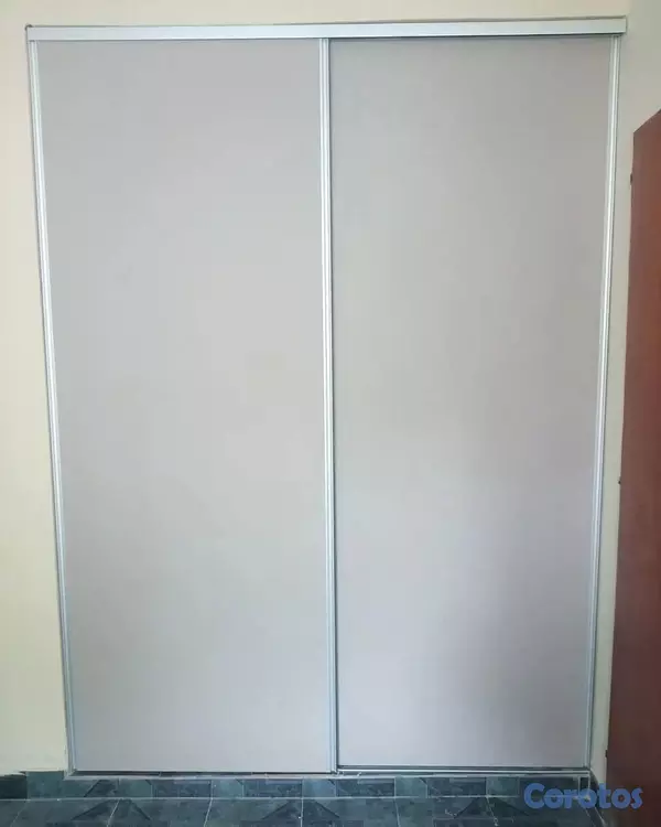 muebles y colchones - Puertas de closet en madera de Hidrofugo 🌱 color blanco 🤍  2