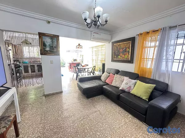 casas - Casa en Venta en Altos de Arroyo Hondo, Residencial Carmen Maria 9