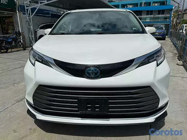 jeepetas y camionetas - Toyota Sienna Limited 2021 7