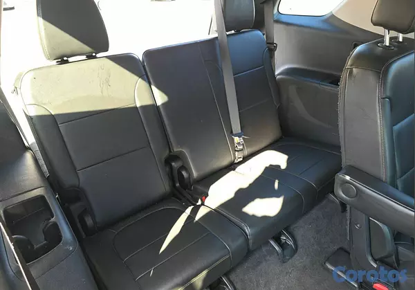 jeepetas y camionetas - CHEVROLET TRAVERSE LT 2020 3