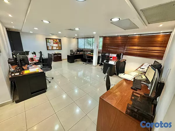 oficinas y locales comerciales - Vendo Edificio en el Vergel  4