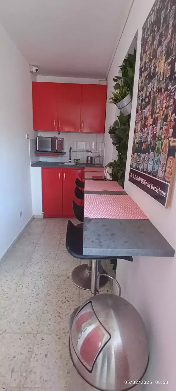 oficinas y locales comerciales - Vendo oficina totalmente amueblada en Piantini 9
