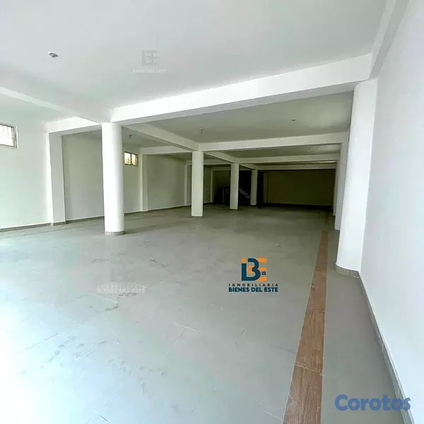 oficinas y locales comerciales - DE VENTA Amplio LOCAL COMERCIAL de Dos Niveles 📍EN 4