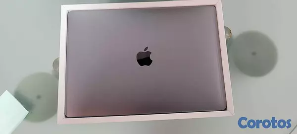 computadoras y laptops - MacBook Pro 13” (M1, 2020) – 8 GB RAM | 512 GB SSD 2
