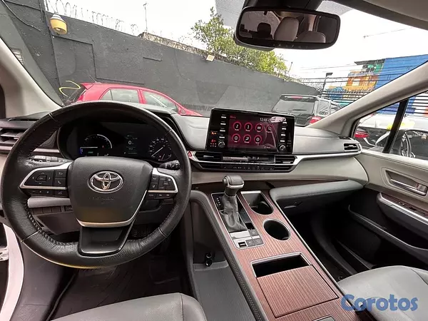 jeepetas y camionetas - TOYOTA SIENNA XLE 2021  8