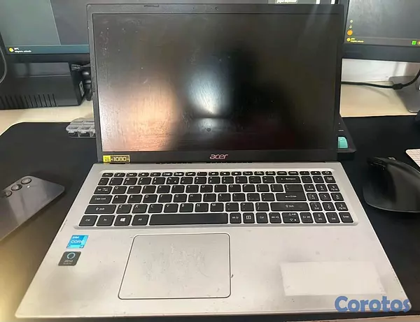 computadoras y laptops - Acer aspire 5 pantalla dañada y tapa inferior para cambiar  4
