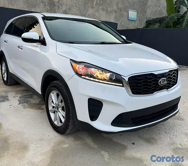 jeepetas y camionetas - Kia Sorento 2020 3 filas 4 cilindros 2