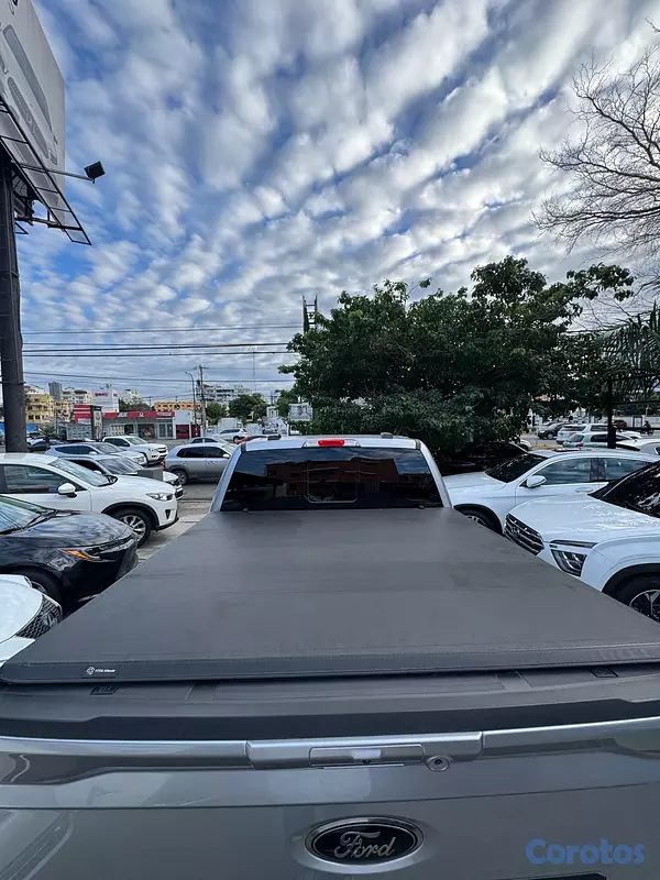 jeepetas y camionetas - Ford F-150 Lariat SuperCrew 2022 12