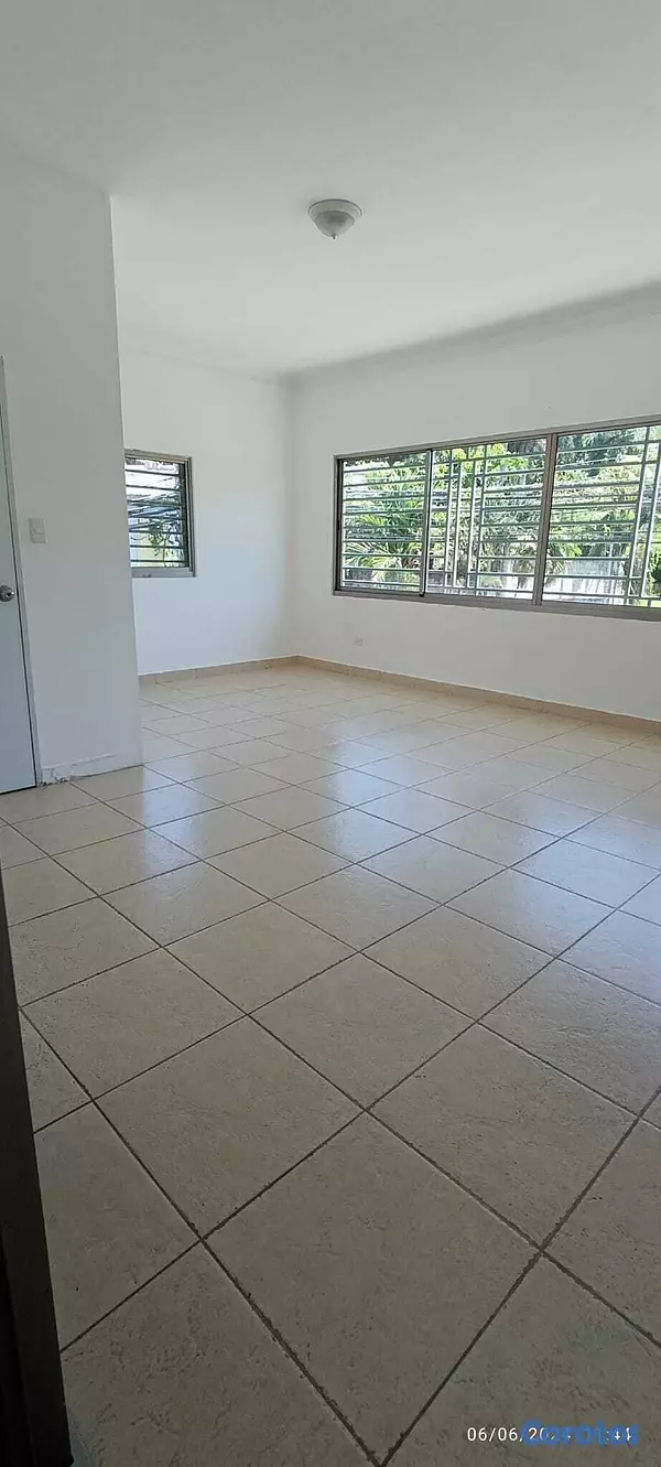 apartamentos - Se Alquila Amplia Casa en Los Prados 5