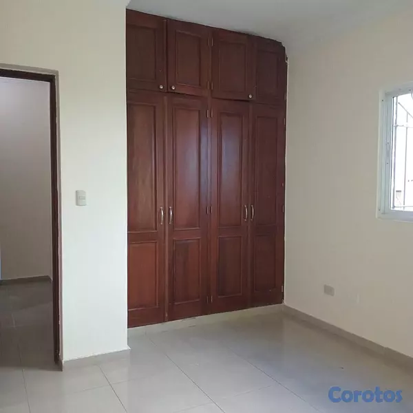 apartamentos - Amplio Apartamento Remodelado Cerca de la 27 de Fe 4