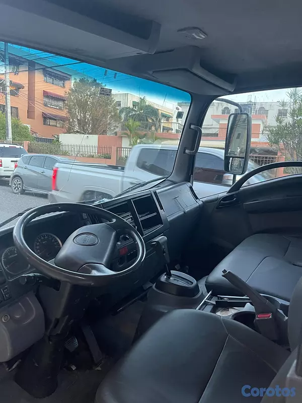 camiones y vehiculos pesados - Isuzu NPR 2014 18 pies  5