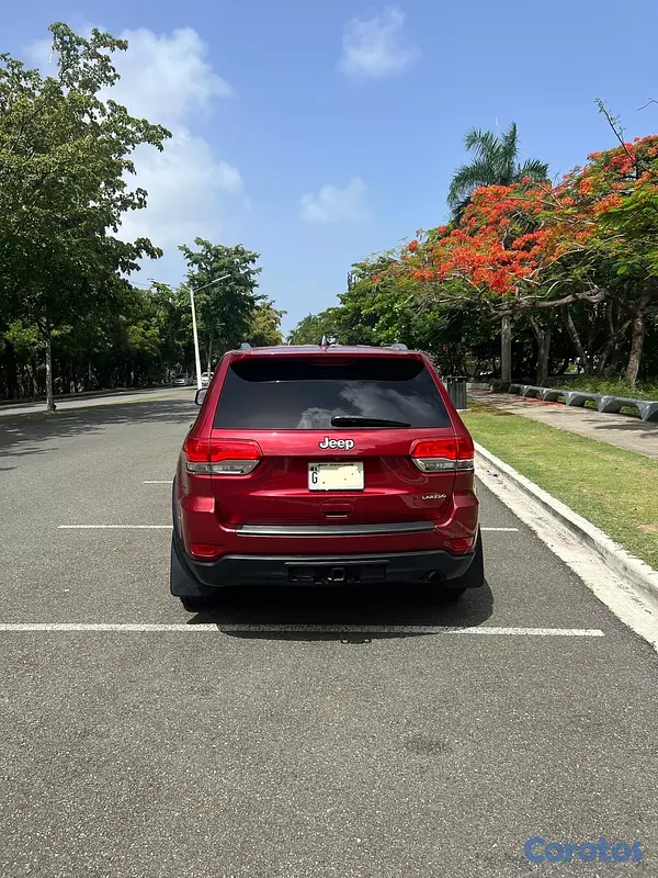 jeepetas y camionetas - Jeep Grand Cherokee Laredo 2014
 4