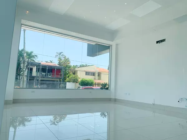 oficinas y locales comerciales - local en primer nivel prados  2