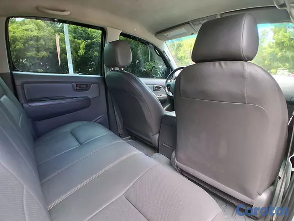 jeepetas y camionetas - Toyota hilux 2015 3