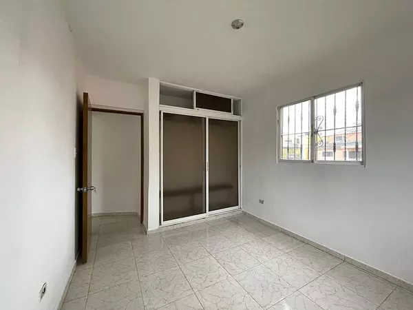casas - Casa de dos niveles los rosales 3
