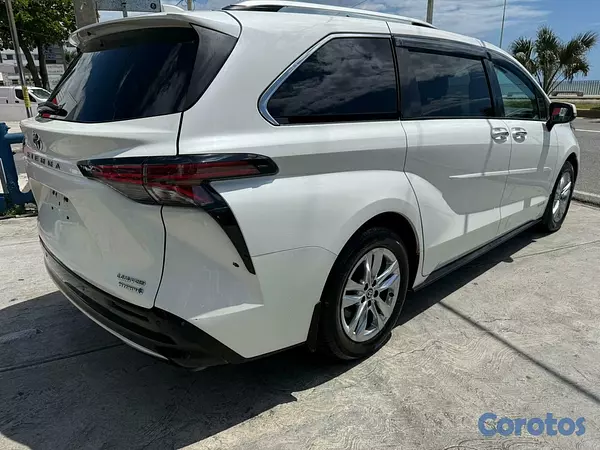 jeepetas y camionetas - Toyota Sienna Limited 2021 8