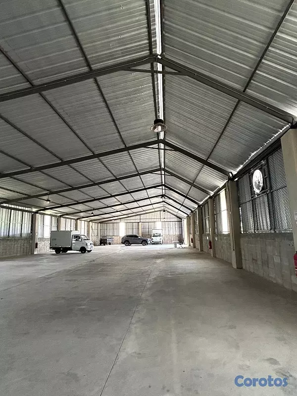 oficinas y locales comerciales - ALQUILER DE NAVE EN LA 6 DE NOVIEMBRE 7