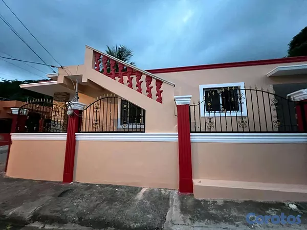 casas - casa amplia y preciosa en puerto plata  2