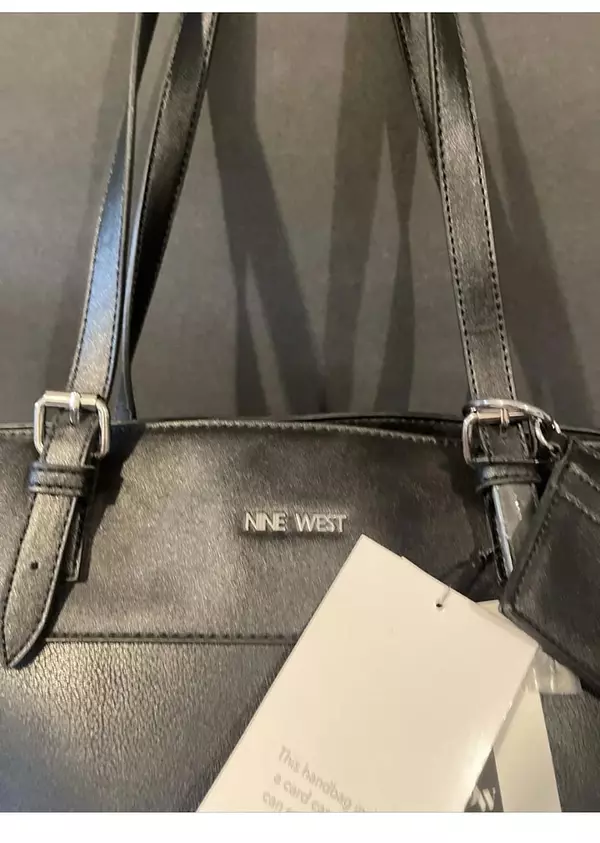 carteras y maletas - Hermosa cartera Nine west,valorada en $100 dólares 3