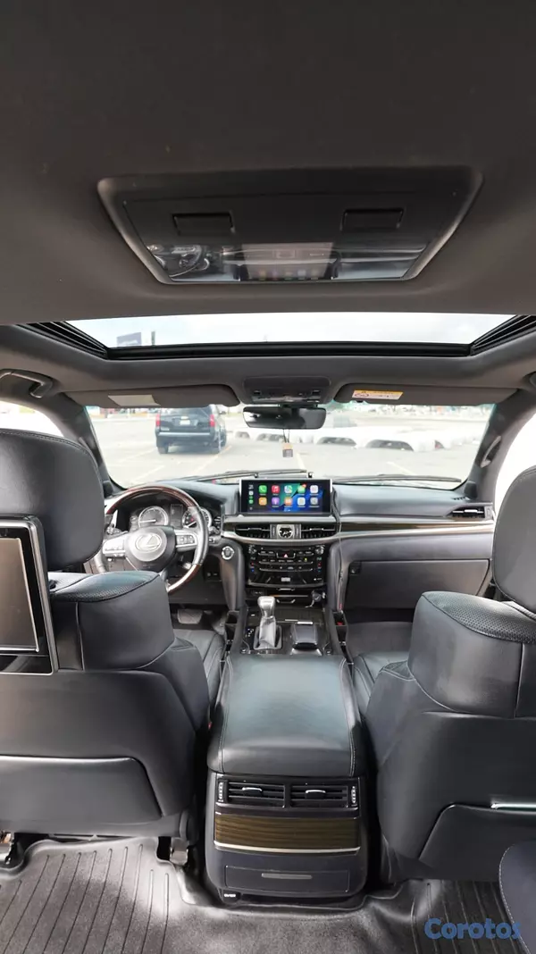 jeepetas y camionetas - Lexus LX 570 2016 135,000km en excelentes condicio 7