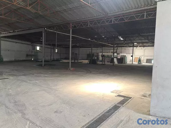 oficinas y locales comerciales - Alquilo Nave 2,127 Mts en Aut Duarte, km 11 3