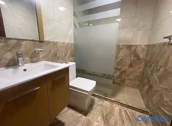 apartamentos - vendo en el millón tres habitaciones 2.5 baños dos parqueos balcón servicio  7
