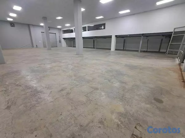 oficinas y locales comerciales - 🔵 Alquilo Nave 450 mts en villa aura  4