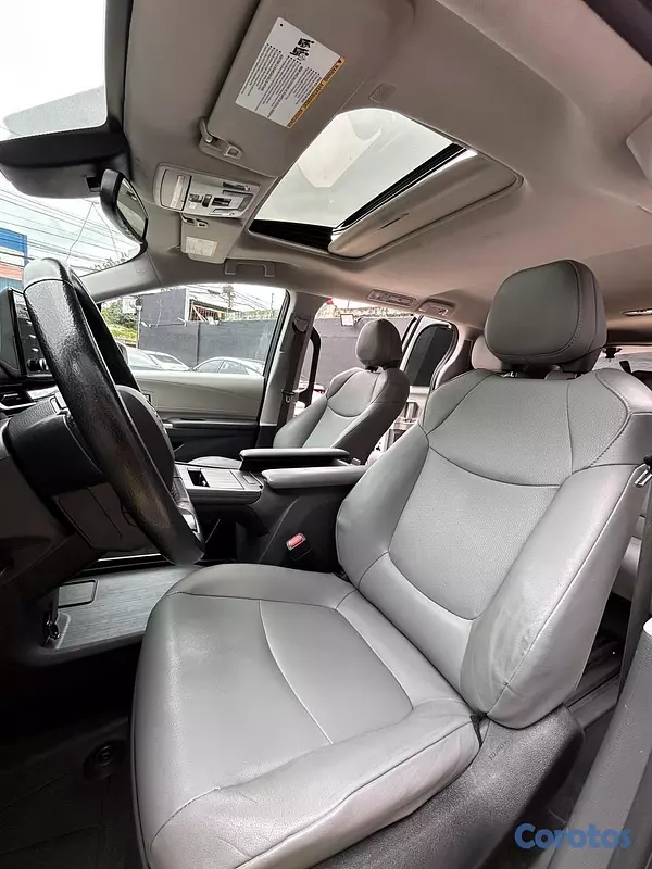 jeepetas y camionetas - TOYOTA SIENNA XLE 2021  9