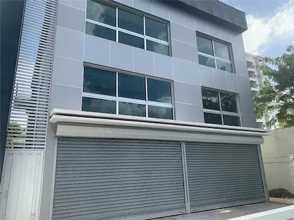 oficinas y locales comerciales - Local de tres niveles 9