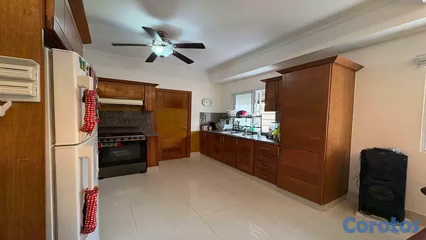 apartamentos - Se vende 2da con Terraza de 4 Hab en Ensache Ozama 4