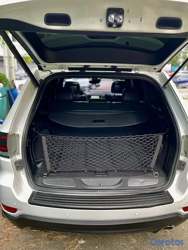 jeepetas y camionetas - JEEP GRAND CHEROKE OVERLAND 2017 7