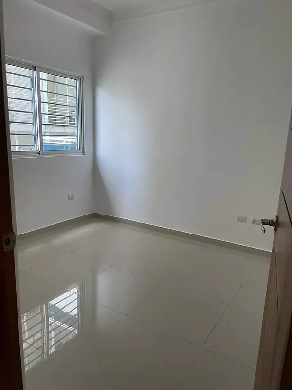 apartamentos - Alquiler apartamento en Evaristo morales 
2 habitaciones 
2 baños
sala 
cocina
 4