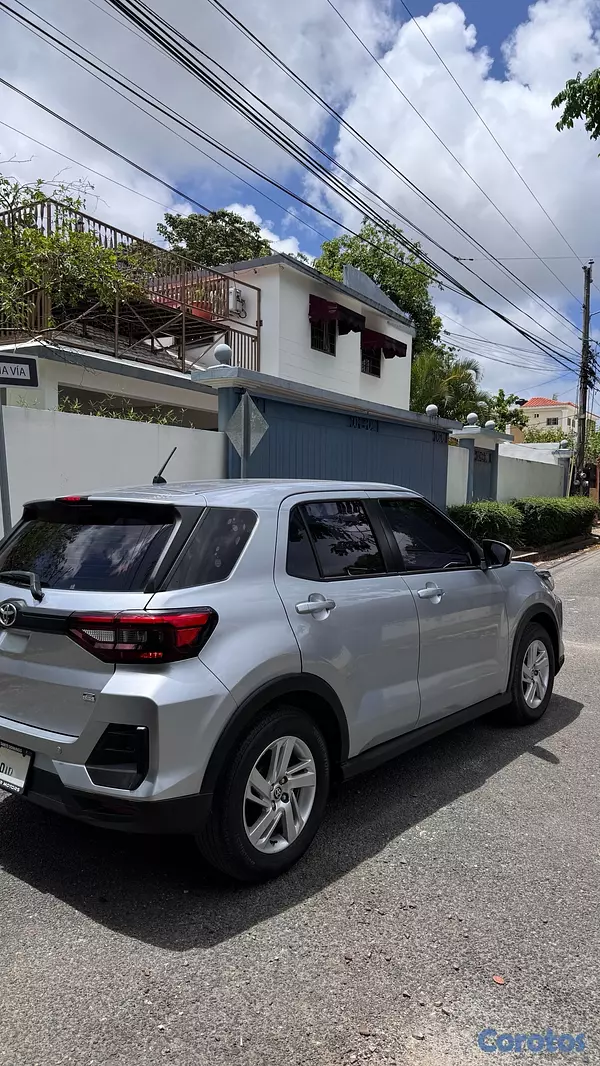 jeepetas y camionetas - Toyota Raize 2024 full-Único dueño 
 5