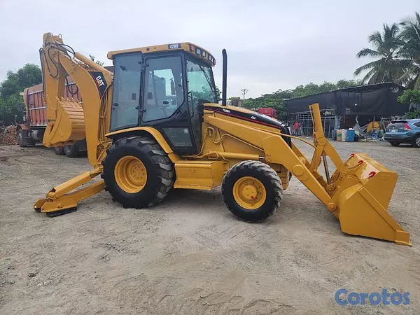 camiones y vehiculos pesados - Se vende retroexcavadora caterpillar.  Modelo 420D t 6