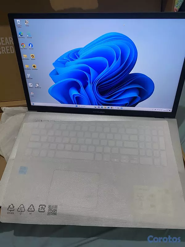 computadoras y laptops - VENDO LAPTOP IDEAL PARA ESTUDIANTE. POCO USO, PRECIO NEGOCIABLE.  5