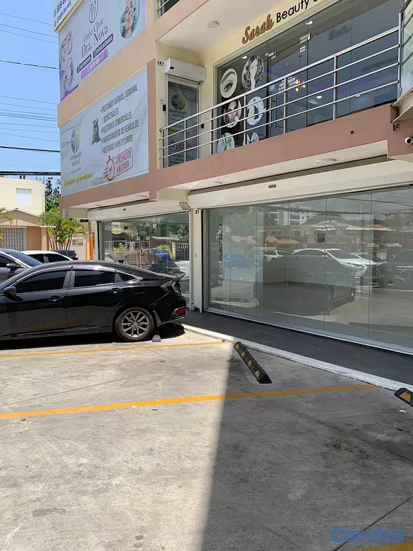 oficinas y locales comerciales - Se alquila en primer piso con sotano 10