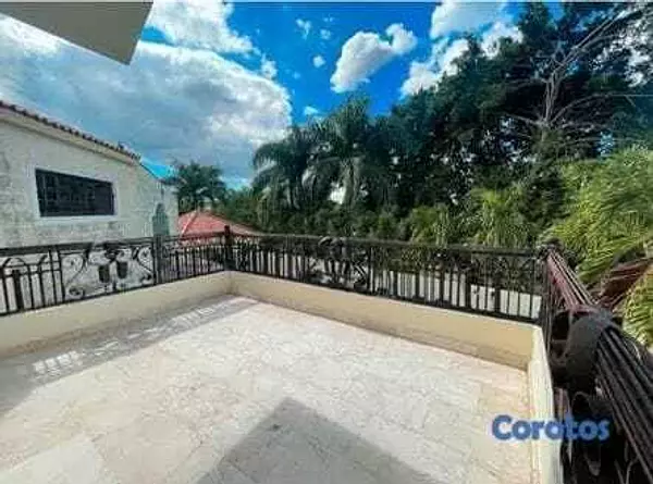 casas - For Sale Casa Tipo Mansion en Cuesta Hermosa I con 3