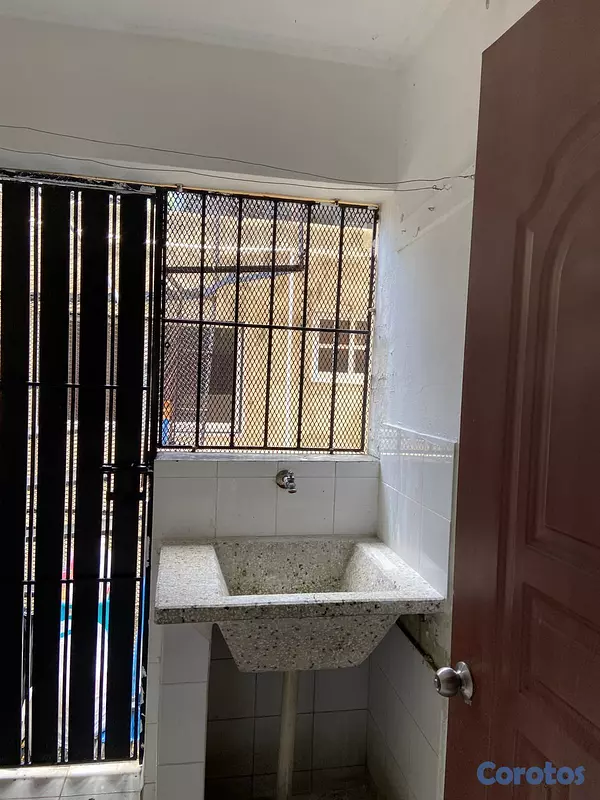 apartamentos - Alquiler  Bella Vista  2 habitaciones  2 baños  Sa 5