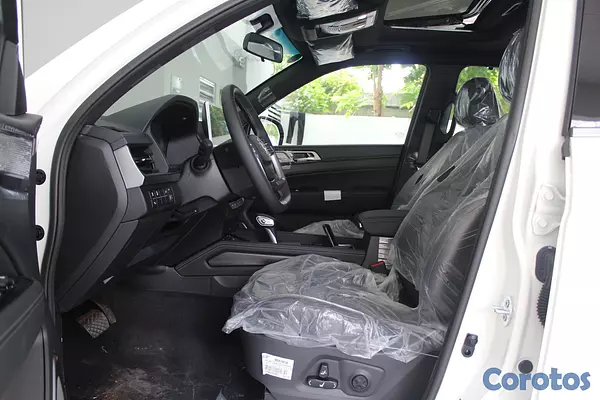 jeepetas y camionetas - KGM Rexton URBAN PLUS  4