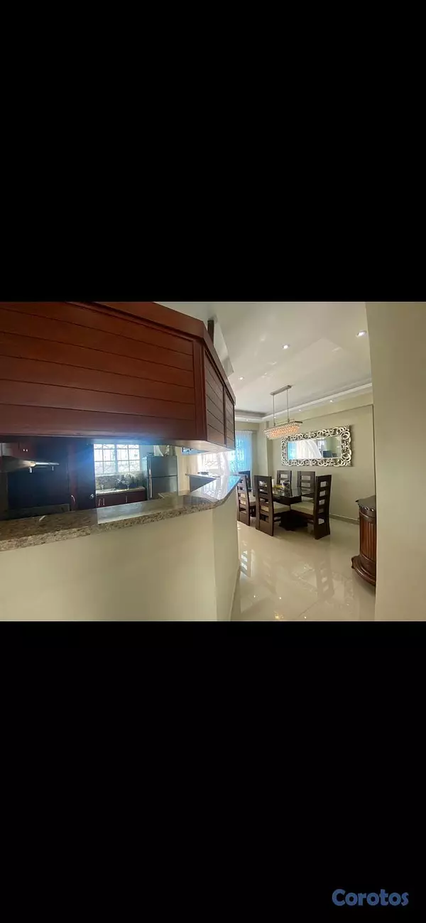 apartamentos - Apartamento 4to nivel en el Ens. Ozama 9