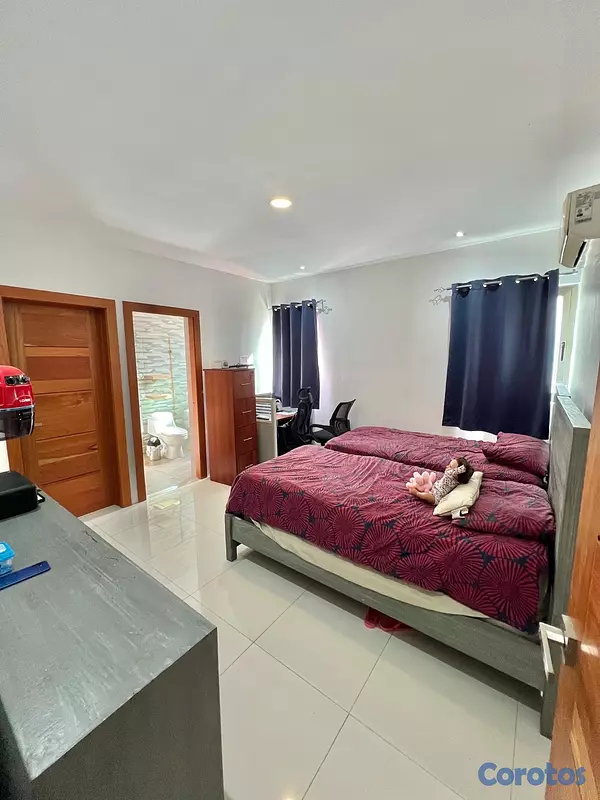 apartamentos - vendo Ph bella gusta 4 habitaciones con su baño dos medio baño visita 3 parqueo 13